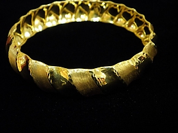 Златна твърда гривна, 9.51гр. ,Бургас