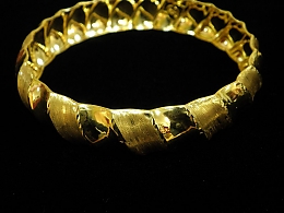 Златна твърда гривна, 9.44гр. ,Бургас