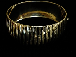 Златна твърда гривна, 12.39гр. ,Бургас