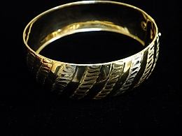 Златна твърда гривна, 10.66гр. ,Бургас